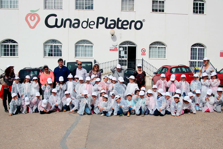 Cuna de Platero apoya con una visita a sus instalaciones el programa de Educación Alimentaria del colegio El Puntal de Aljaraque