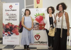 Cuna de Platero difunde las propiedades saludables de sus berries en las I Jornadas de Salud “Acercándonos”