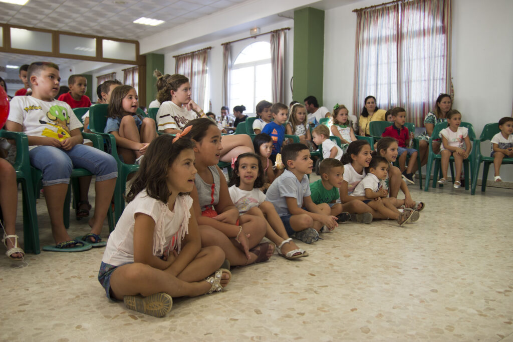 Cuna de Platero celebra una jornada de convivencia con más de 150 niños de socios y trabajadores