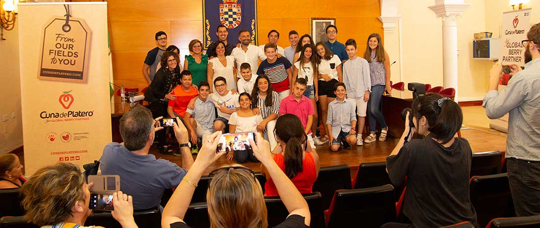 Cuna de Platero clausura ‘Brújula’ con un debate sobre si Huelva tiene sitio para los jóvenes de hoy