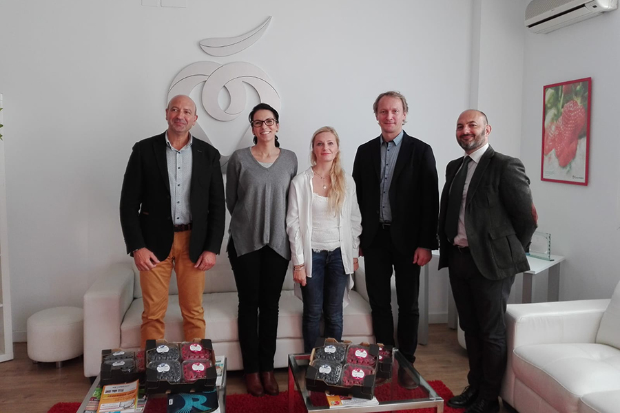 Cuna de Platero recibe la visita de dos profesores universitarios de Lituania