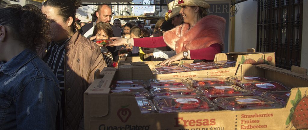 Cuna de Platero repartirá frutos rojos en la Feria 1900 de Moguer